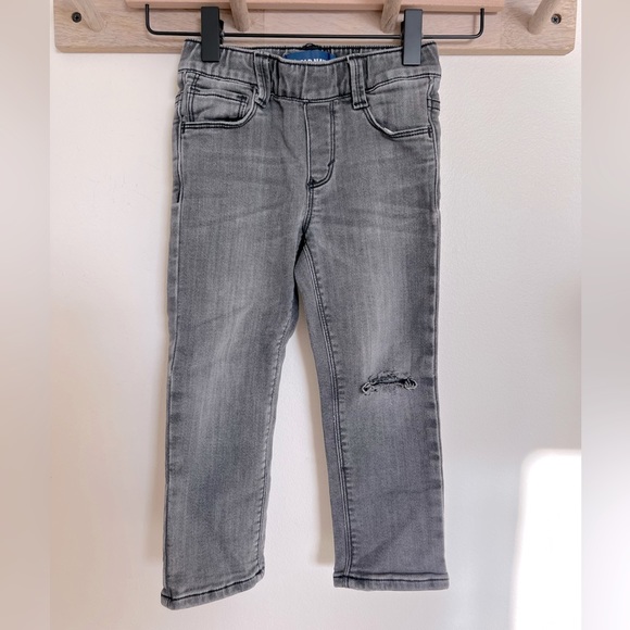 4 Pieces - Old Navy Pants & Carter's Shirt Lot Size 3T - Picture 6 of 14